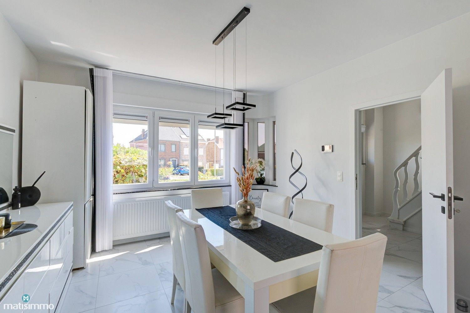 GERENOVEERDE INSTAPKLARE WONING MET 3 SLAAPKAMERS OP ENKELE MINUTEN RIJDEN VAN HET CENTRUM VAN TONGEREN foto 7