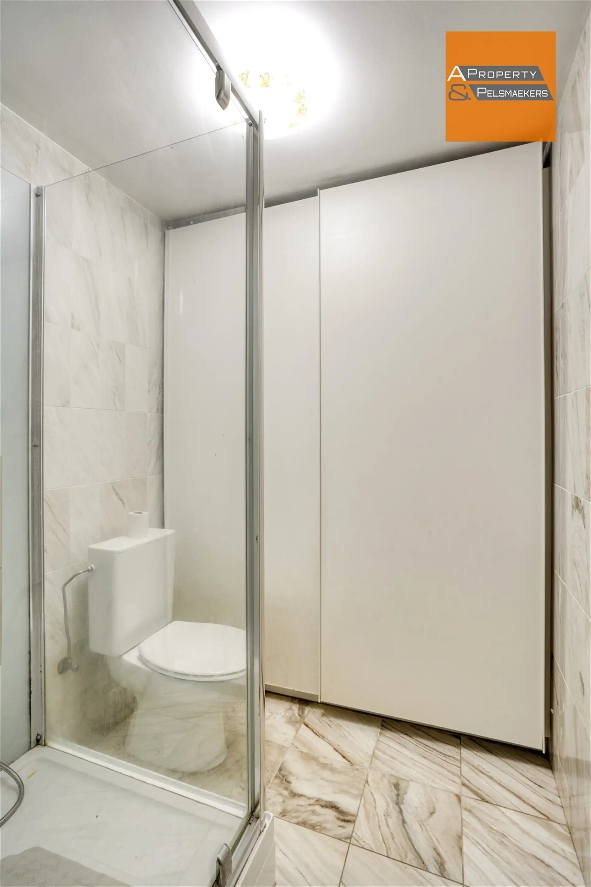 2 slaapkamer appartement met grote tuin foto 12