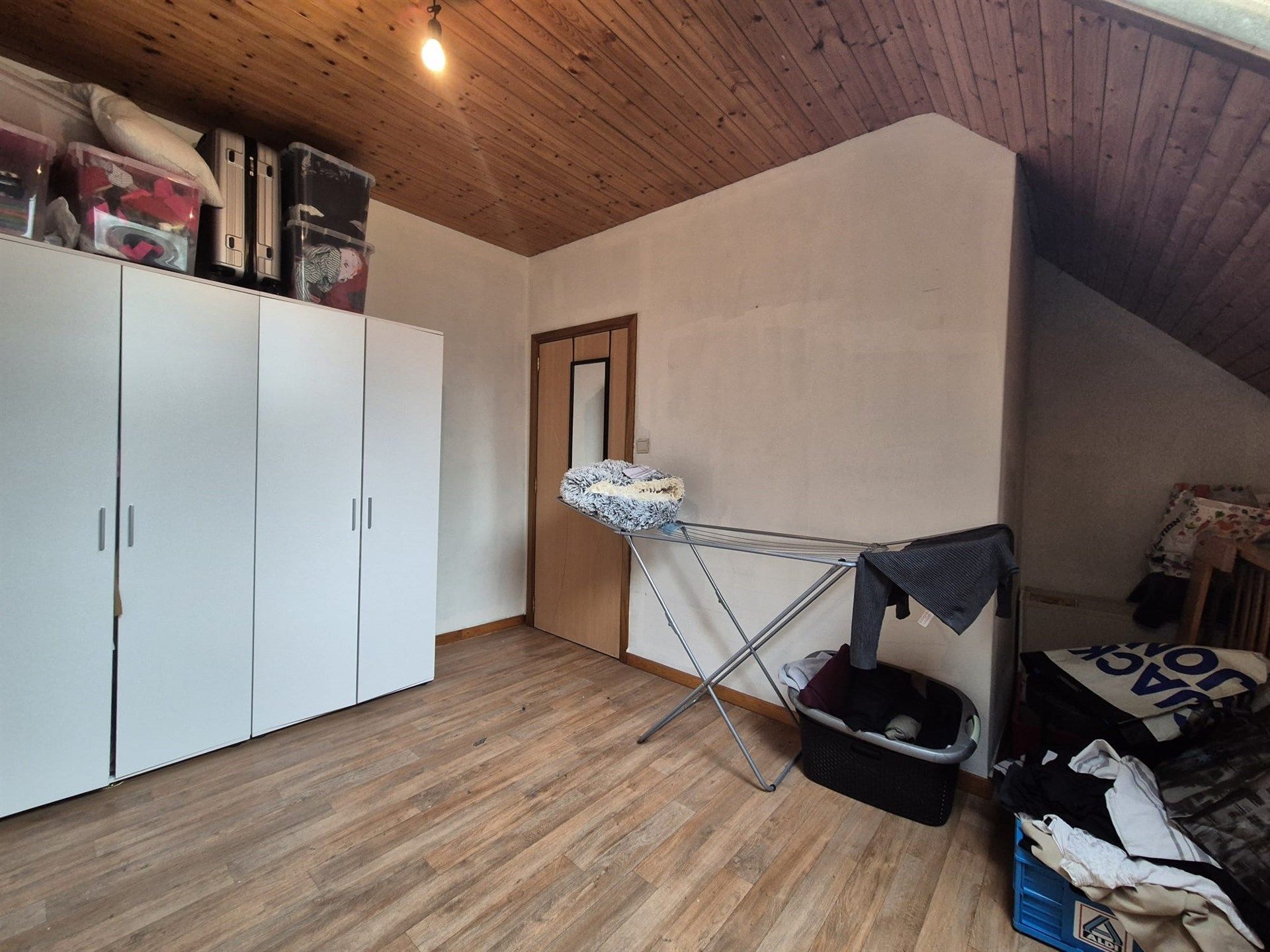 Centraal gelegen 2 slaapkamer woning met koer. foto 23