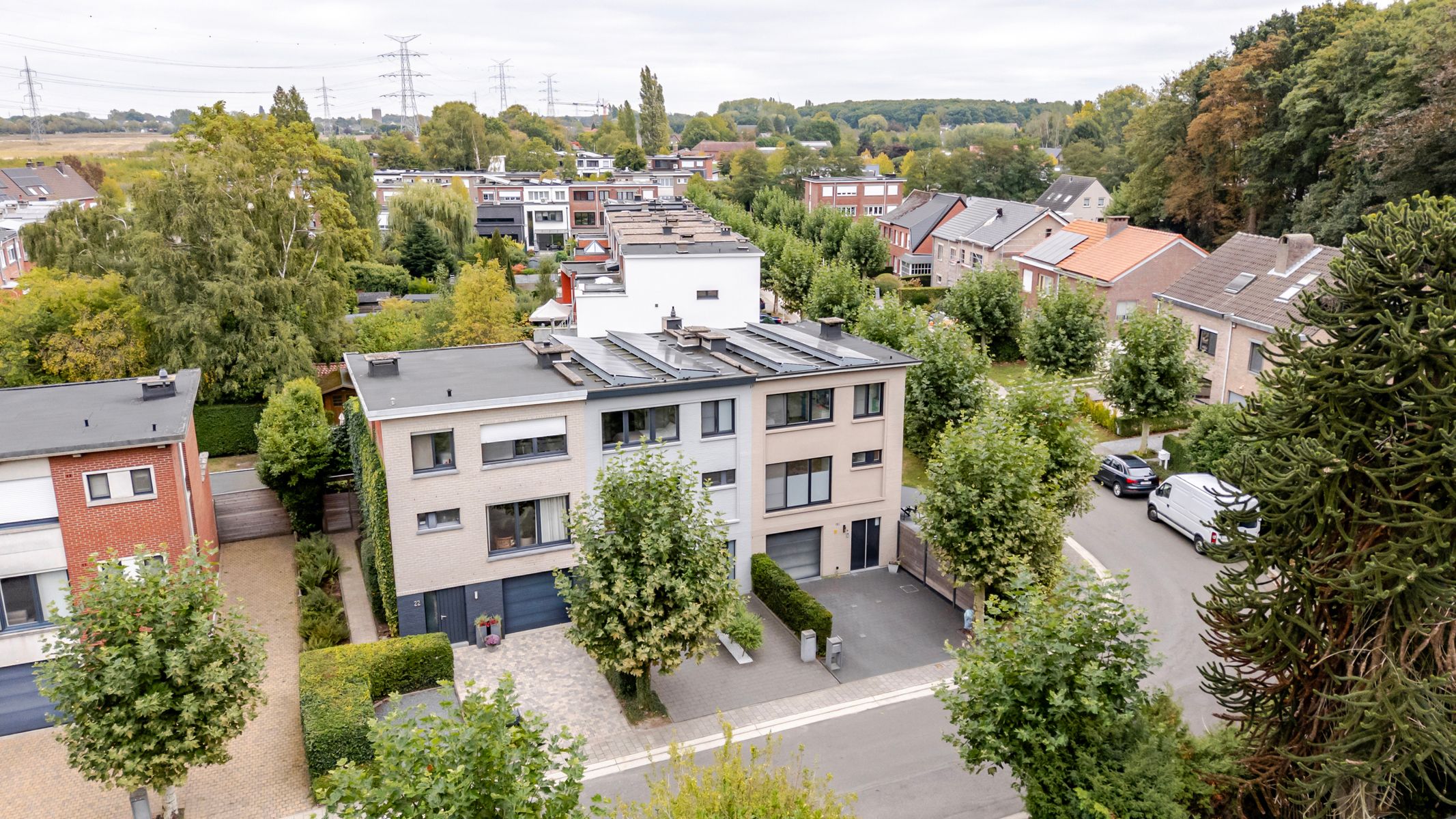 Instapklare bel-etagewoning met 4 slaapkamers in Aartselaar foto 2