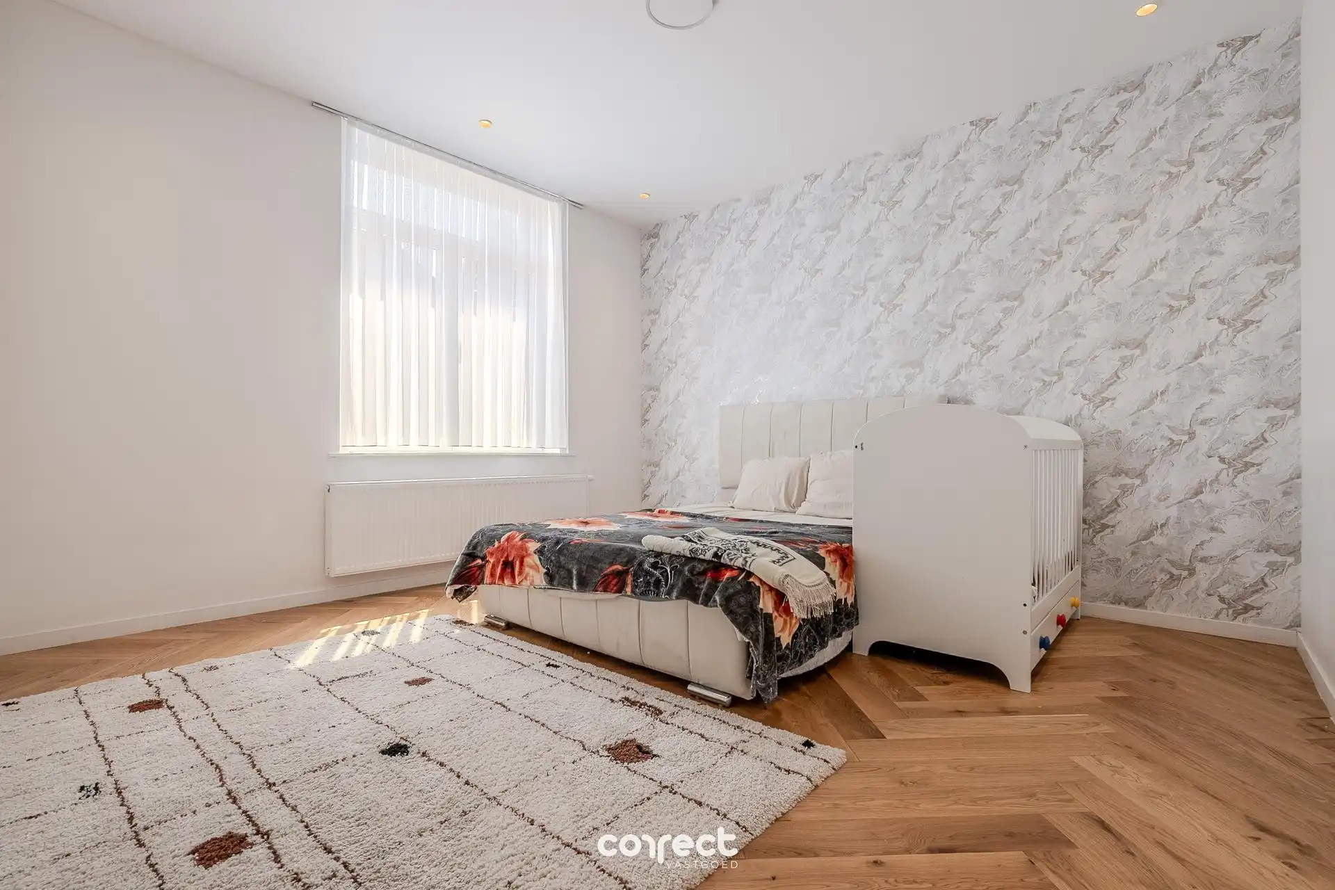 Volledig gerenoveerde en energiezuinige woning in Brugge. foto 9