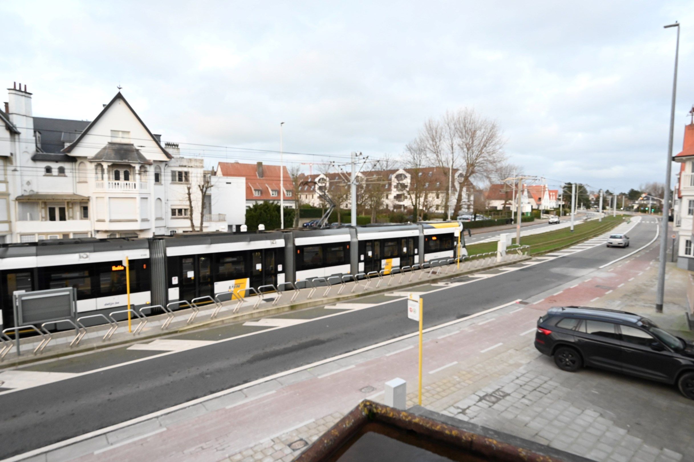 Alleenstaande charmante villa met 6 slaapkamers gelegen midden in het hartje van Duinberge foto 22