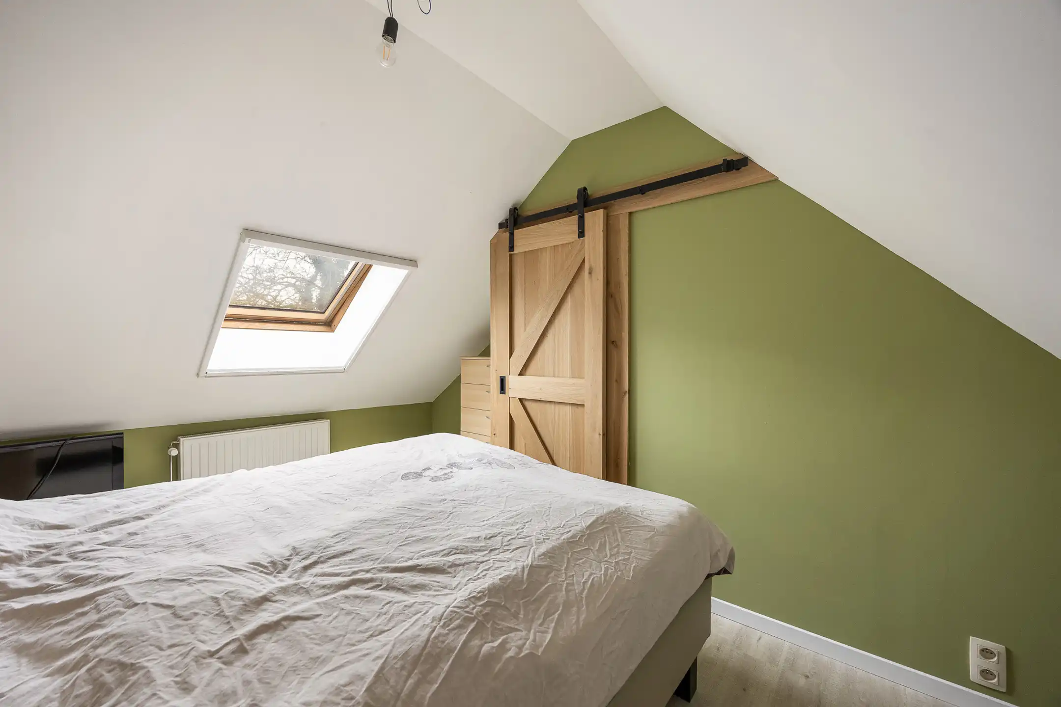 Gerenoveerde instapklare woning op unieke locatie te Beerse foto 20