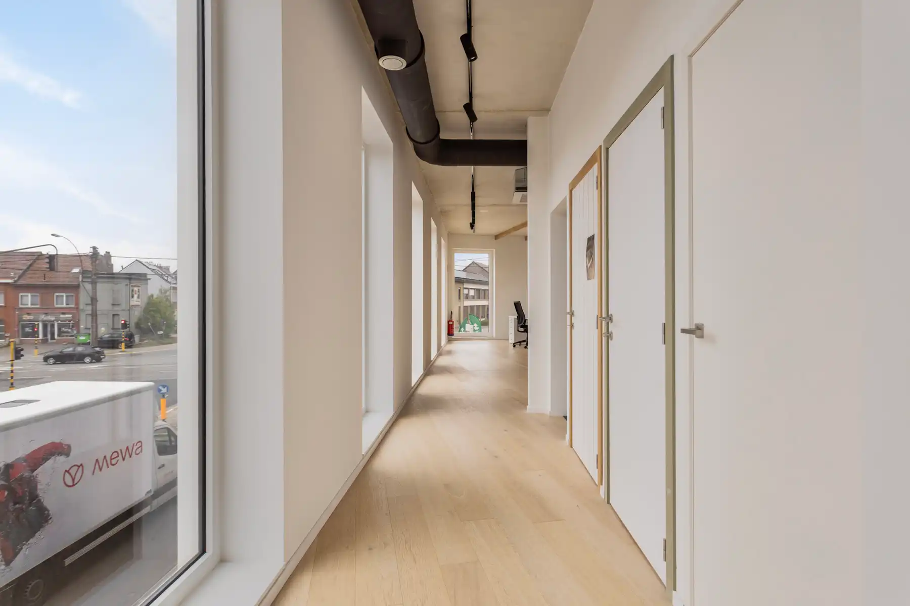 Kantoorruimte met grote zichtbaarheid (497m²) foto 4