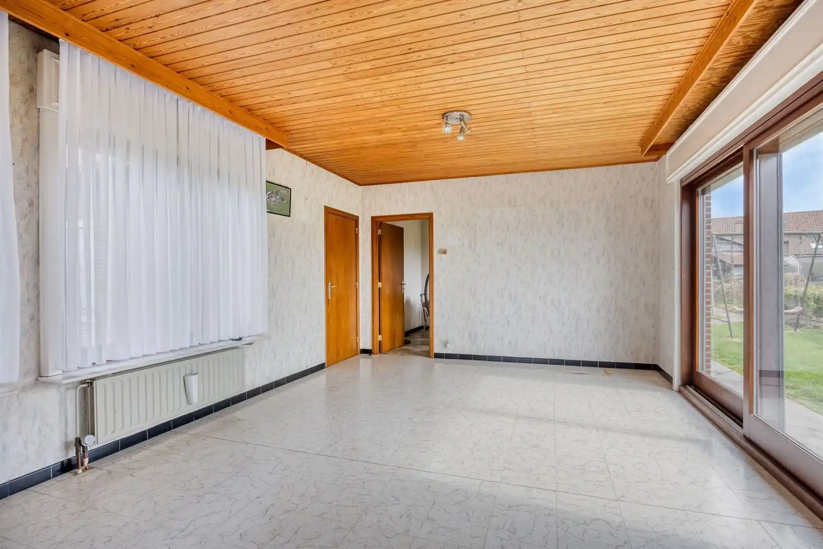 Alleenstaande woning met schuur en omliggende weiden  foto 4