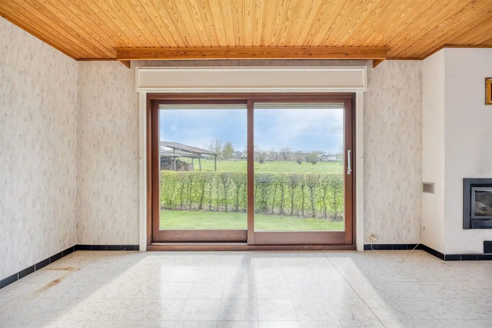 Alleenstaande woning met schuur en omliggende weiden  foto 4