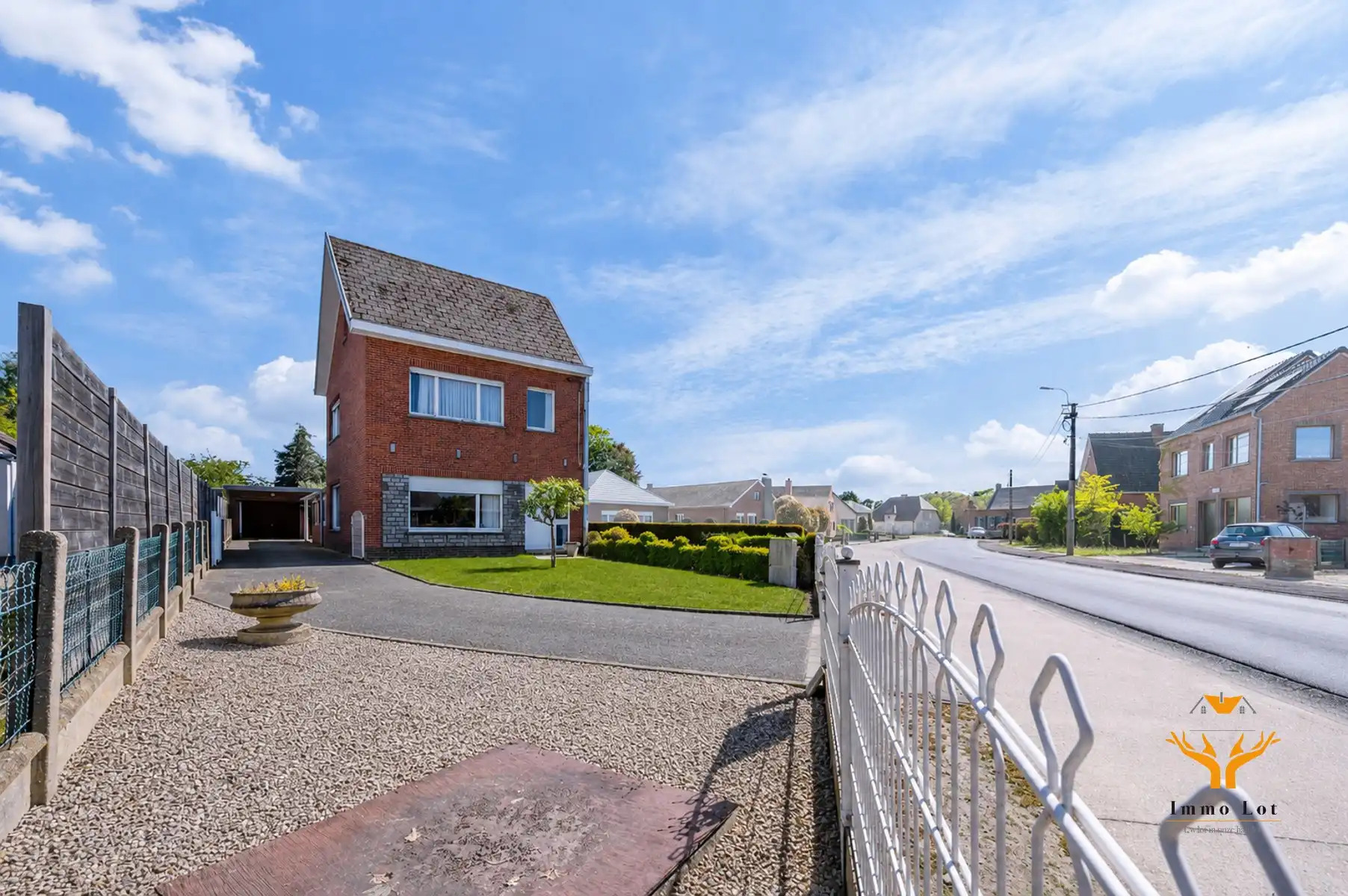 Hoofdfoto van de publicatie: Charmante woning met tal van mogelijkheden in Berlare