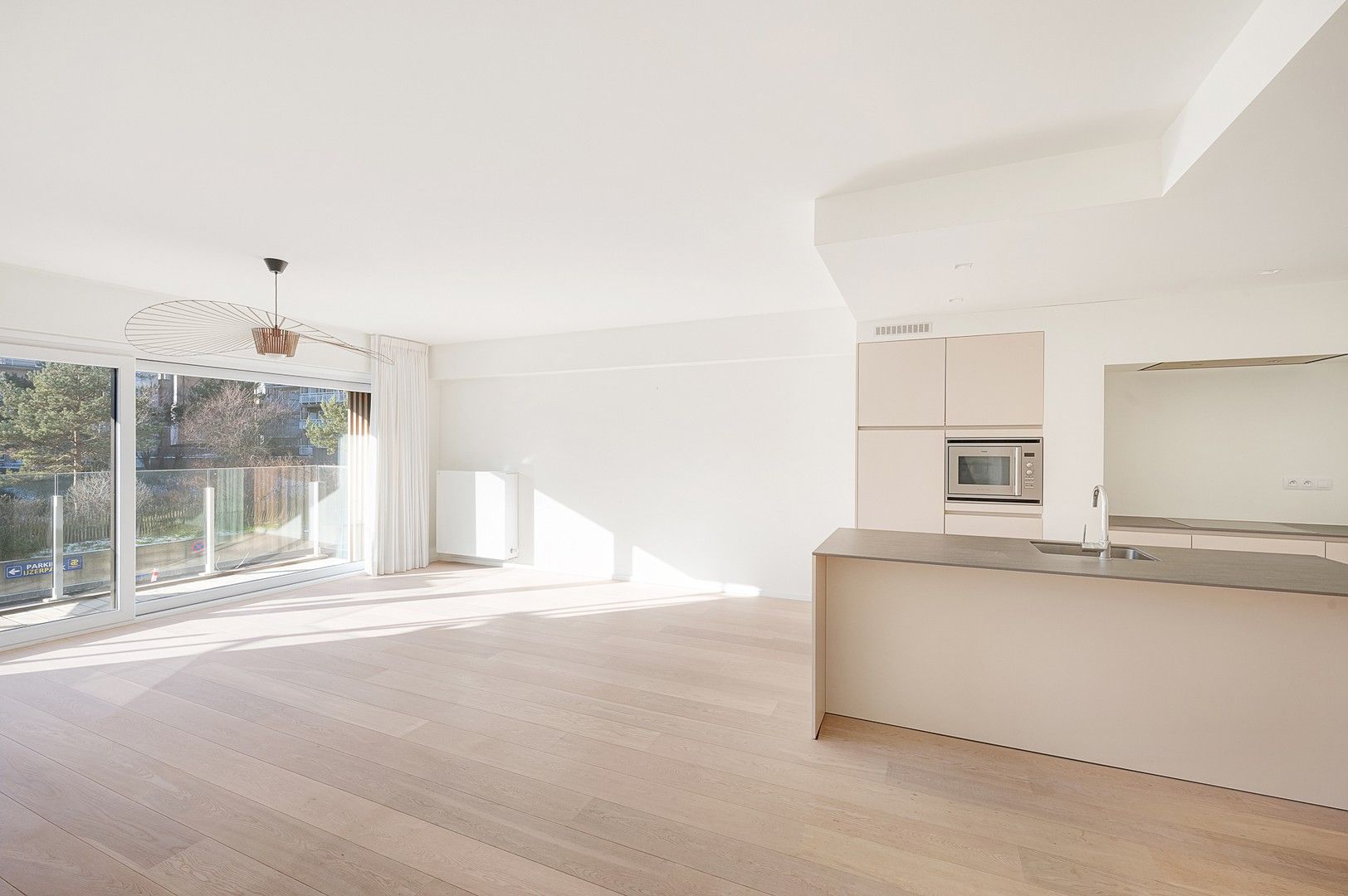 Instapklaar appartement, in het commerciële centrum van Knokke en vlakbij de zee. foto 7