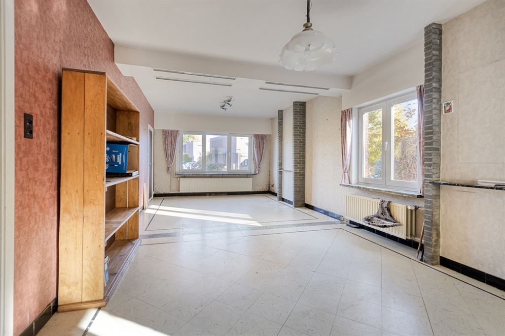 Knappe, te renoveren, woning op een gunstige locatie te Aarschot!  foto 4