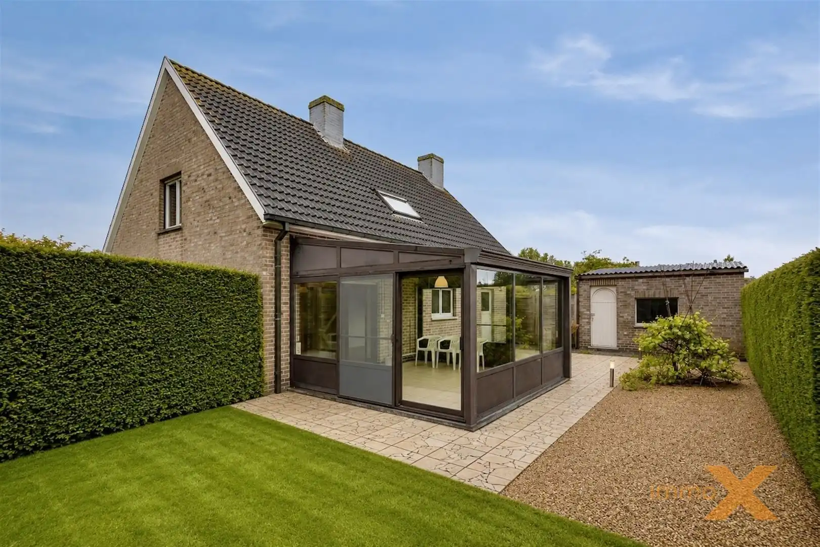 RESIDENTIEEL GELEGEN GEZINSWONING MET 3 SLPKS foto 3