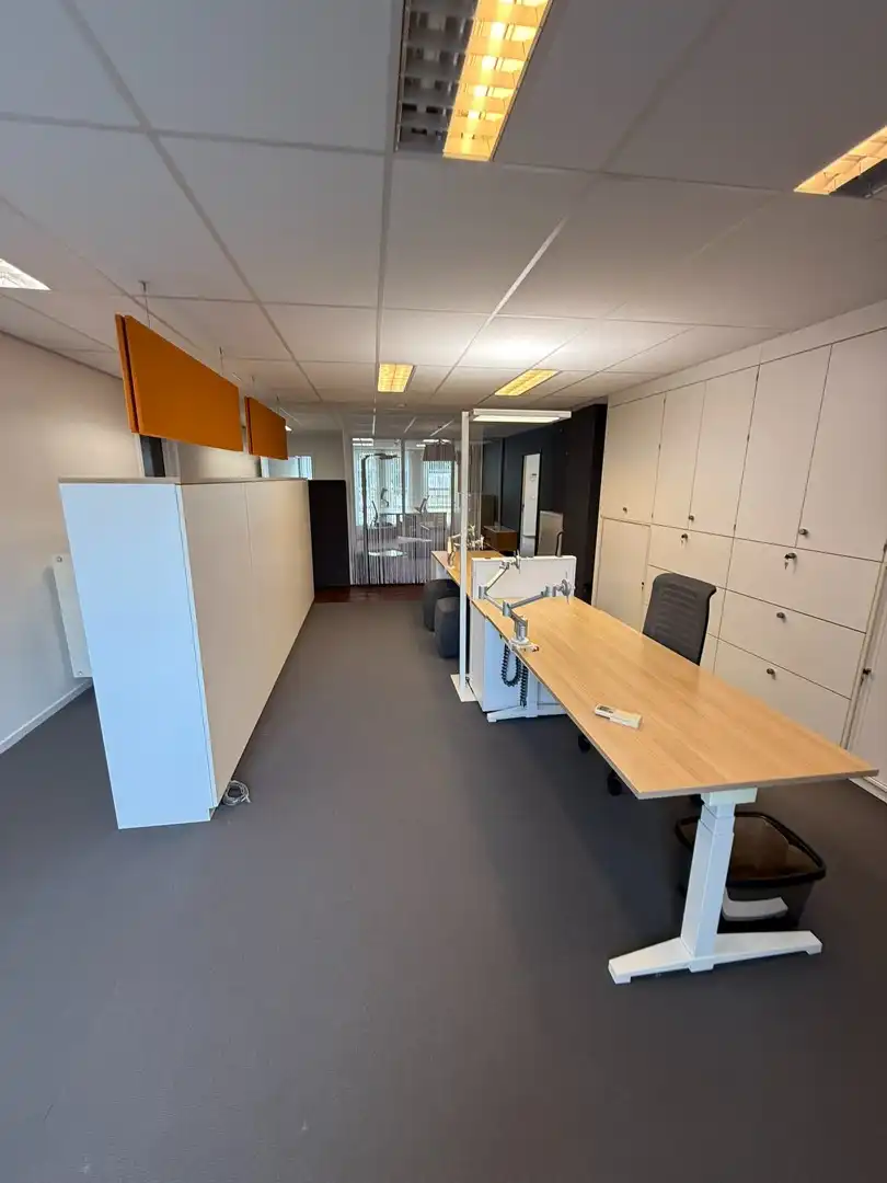Volledig ingerichte & instapklare kantoorruimte op toplocatie in Achel! foto 16