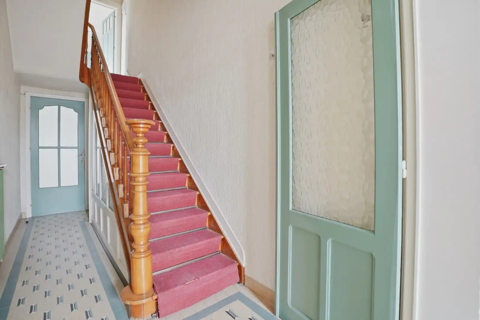 Te renoveren woning met veel op potentieel op topligging. foto 5