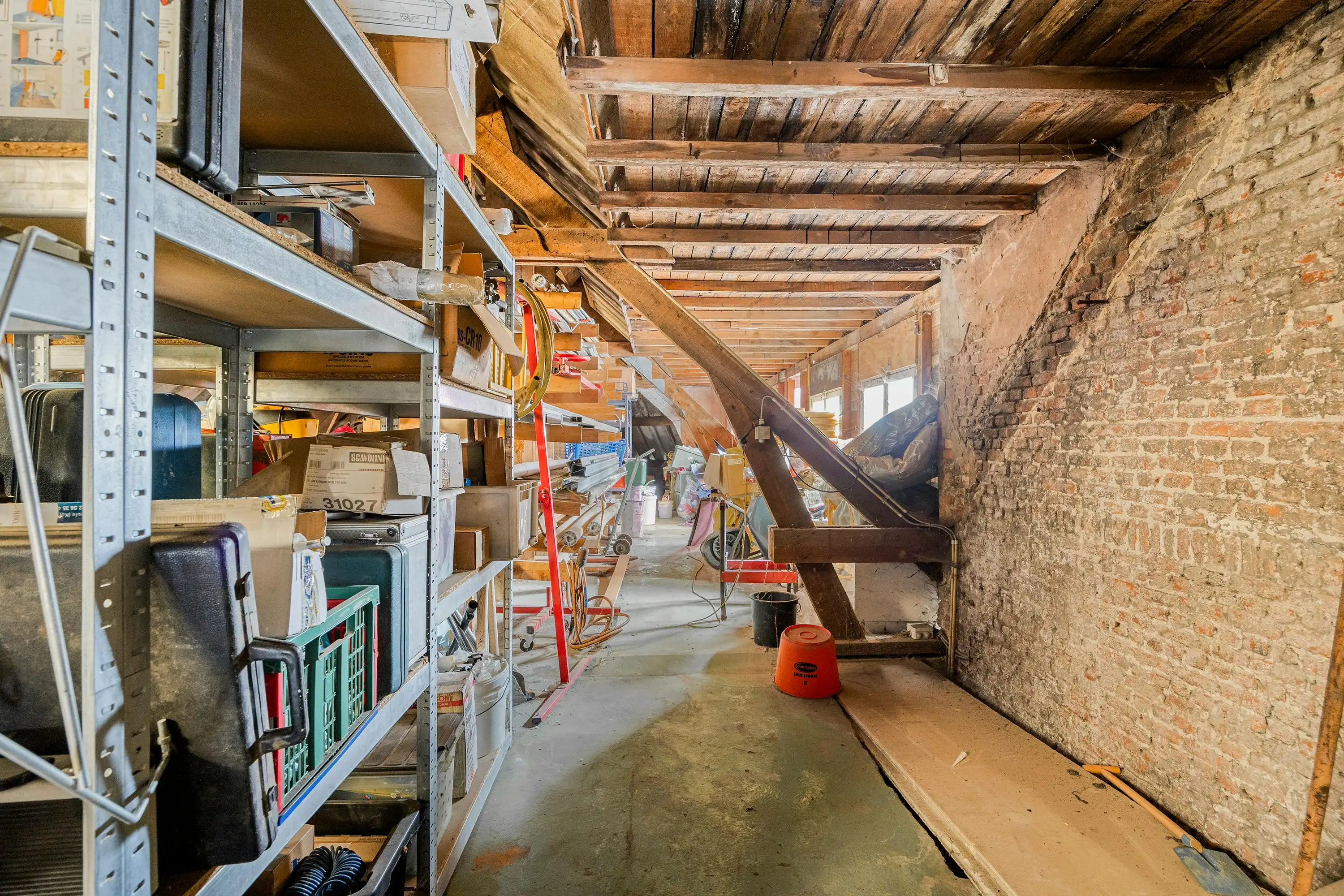 Veelzijdig eigendom met ruime woning, handelspand en magazijn foto 47