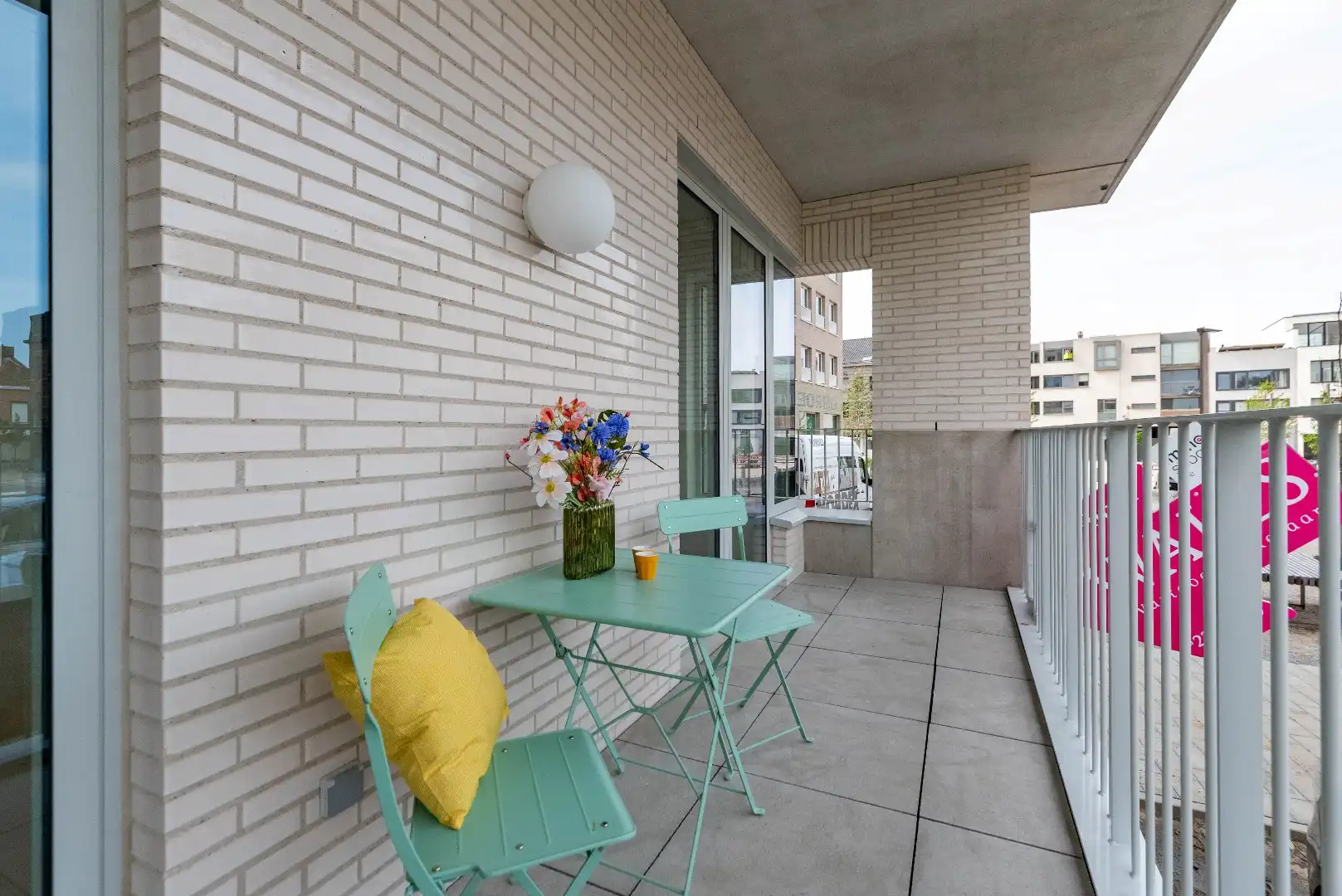 Energiezuinig nieuwbouwappartement met terras op de Slachthuissite foto {{pictureIndex}}