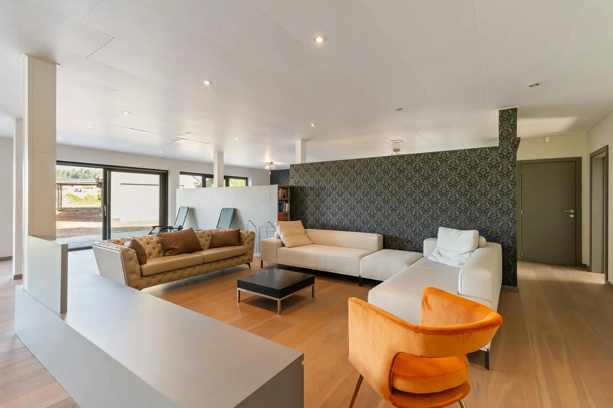 Ruime villa met tuin & 2 garages, ideaal als kangoeroewoning foto 9