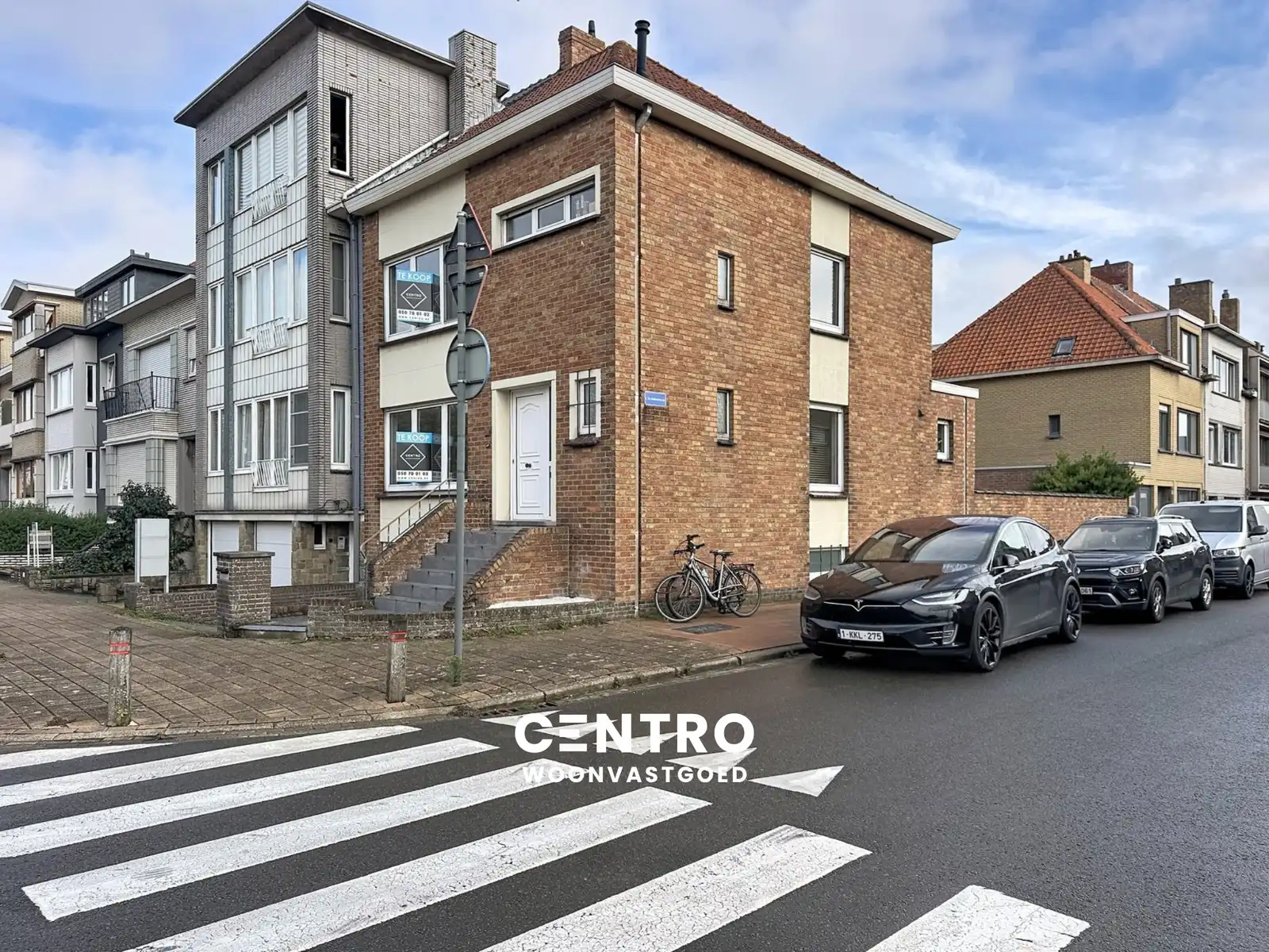 SMAAKVOL afgewerkte woning met 3 sllpks, garage én ZUIDger. tuin! foto {{pictureIndex}}