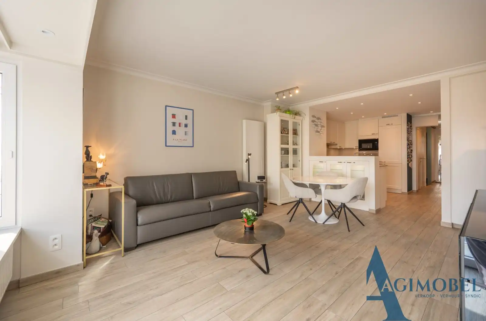 Instapklaar appartement met 3 slaapkamers op toplocatie in Duinbergen, vlakbij de Zeedijk. foto 3