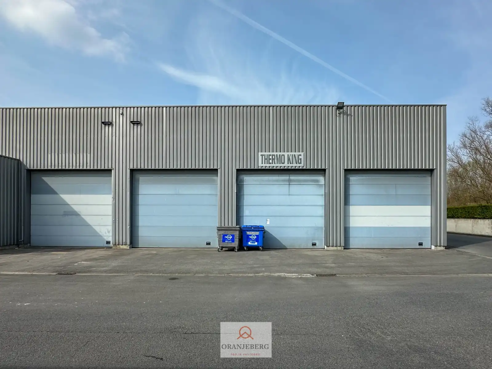 Groot hoekmagazijn (650m²) Te Huur met hoge bereikbaarheid vlakbij R4 foto 5