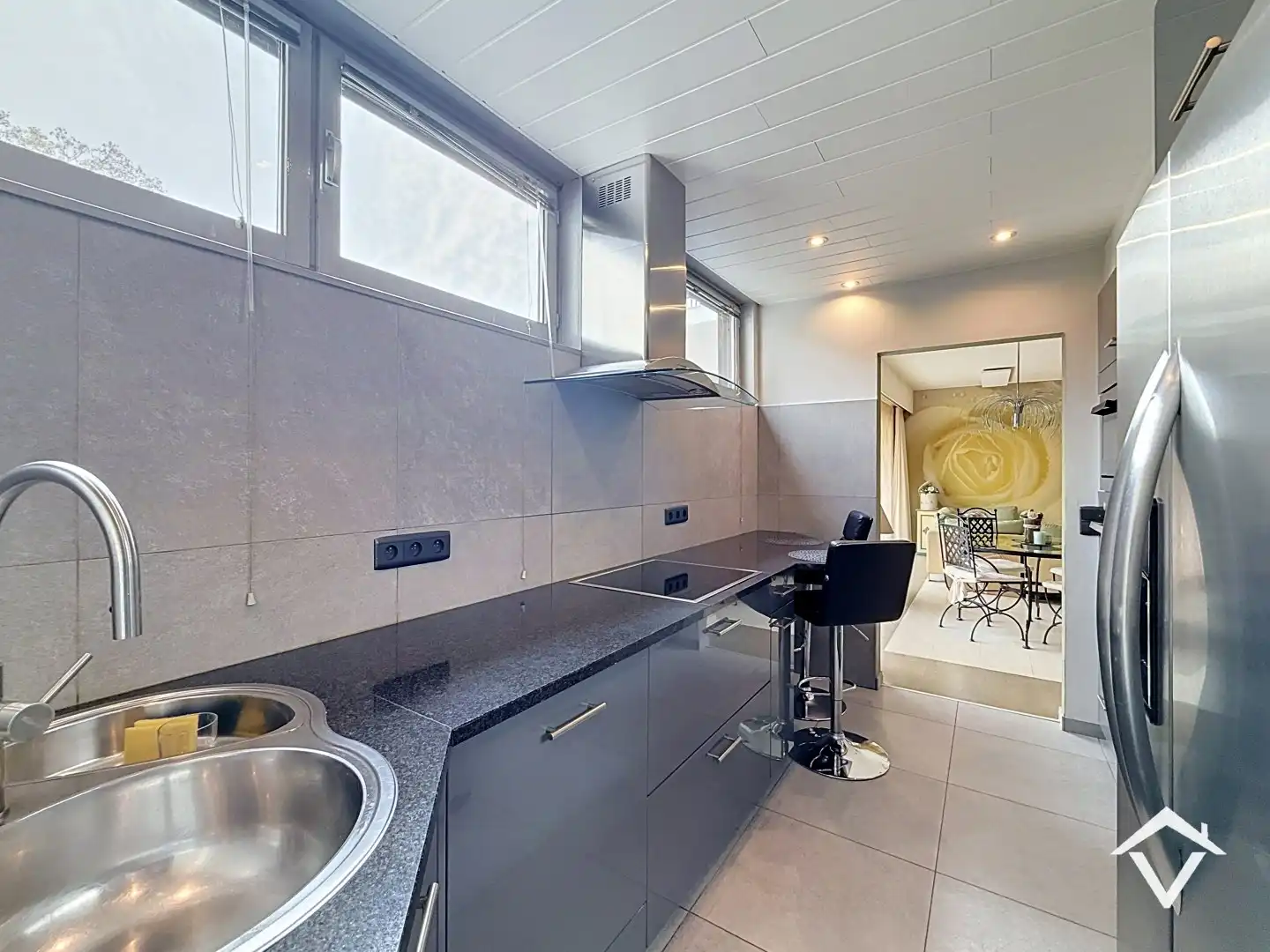 Ruim appartement met 3 slaapkamers, garage en terras te Roeselare foto 9
