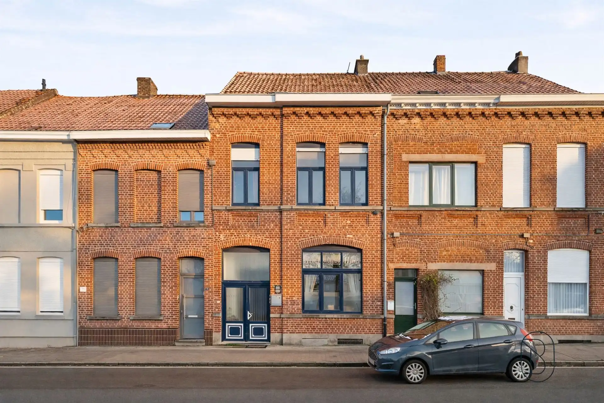 Grote karakterwoning met 5 slaapkamers en dakappartement. foto 2