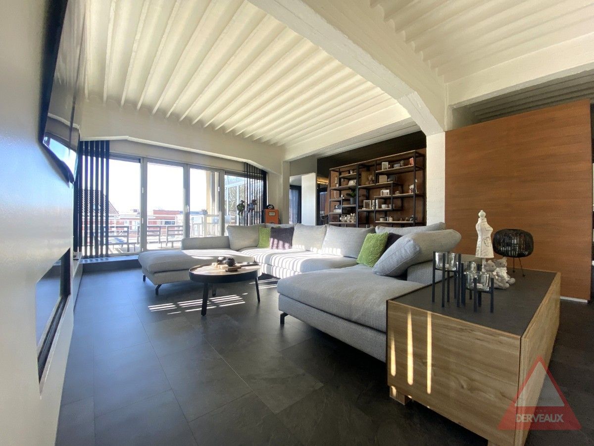Kortrijk - Luxueuze loft met zongericht terras foto {{pictureIndex}}