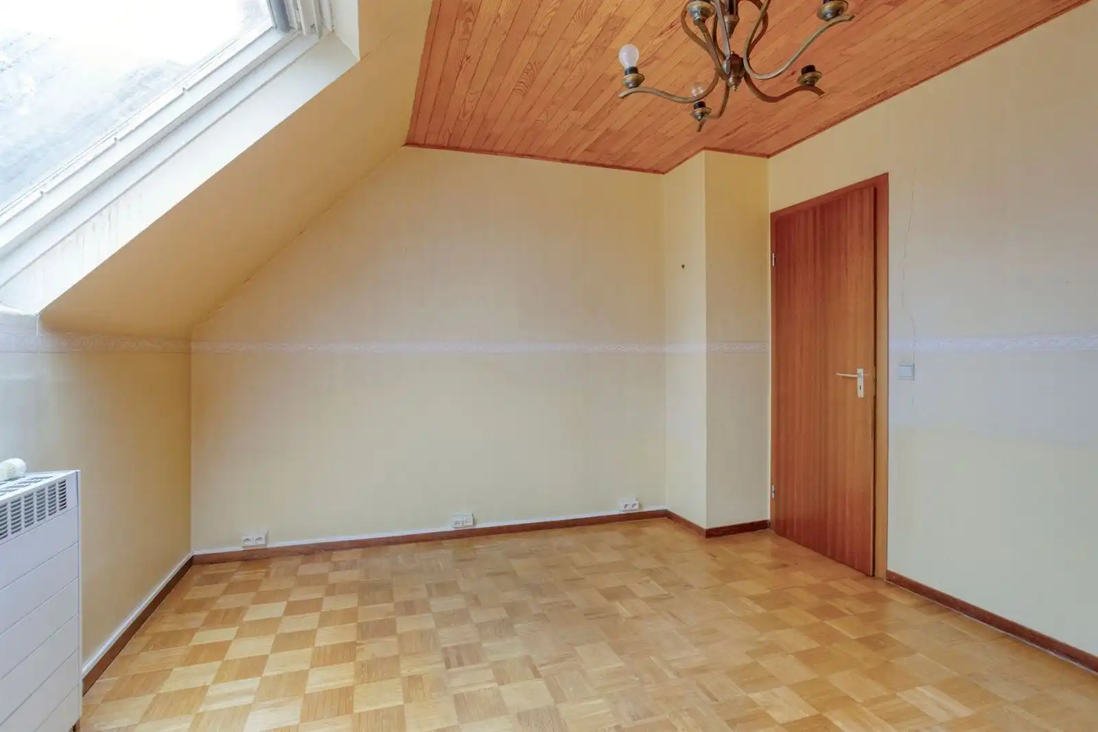 Appartement met 2 slaapkamers en zolder. foto 12