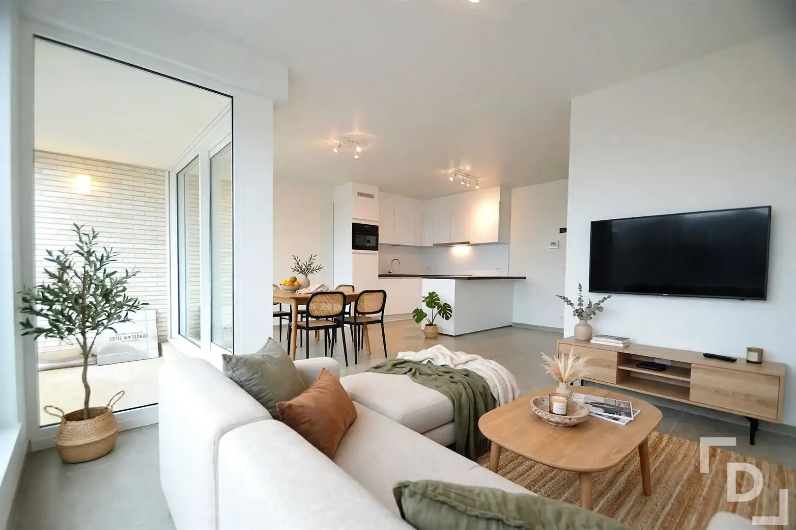 Nieuwbouwappartement met carport foto 3
