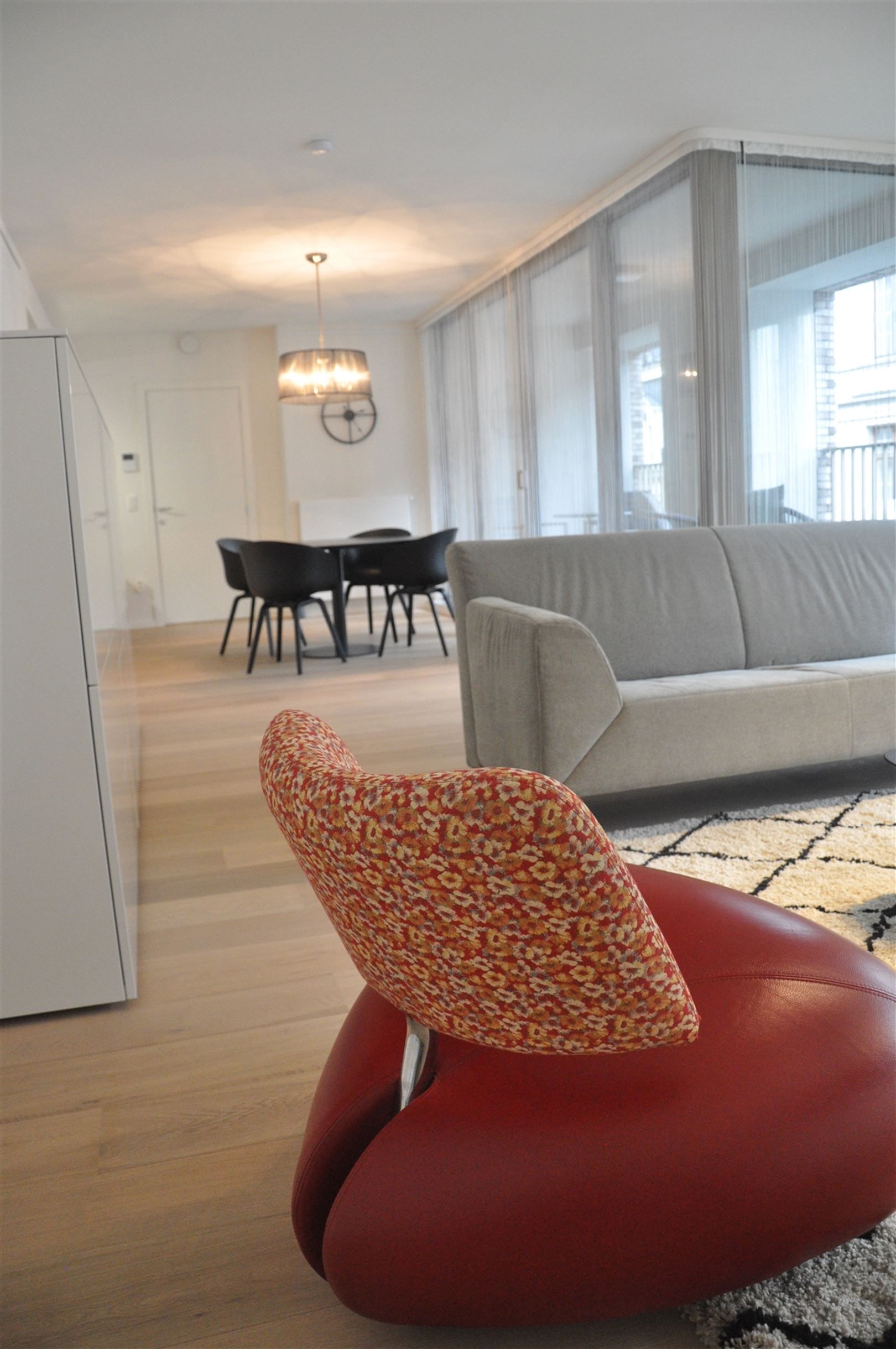 Luxe gemeubeld 2slaapkamerappatement met terras & parking! foto 12