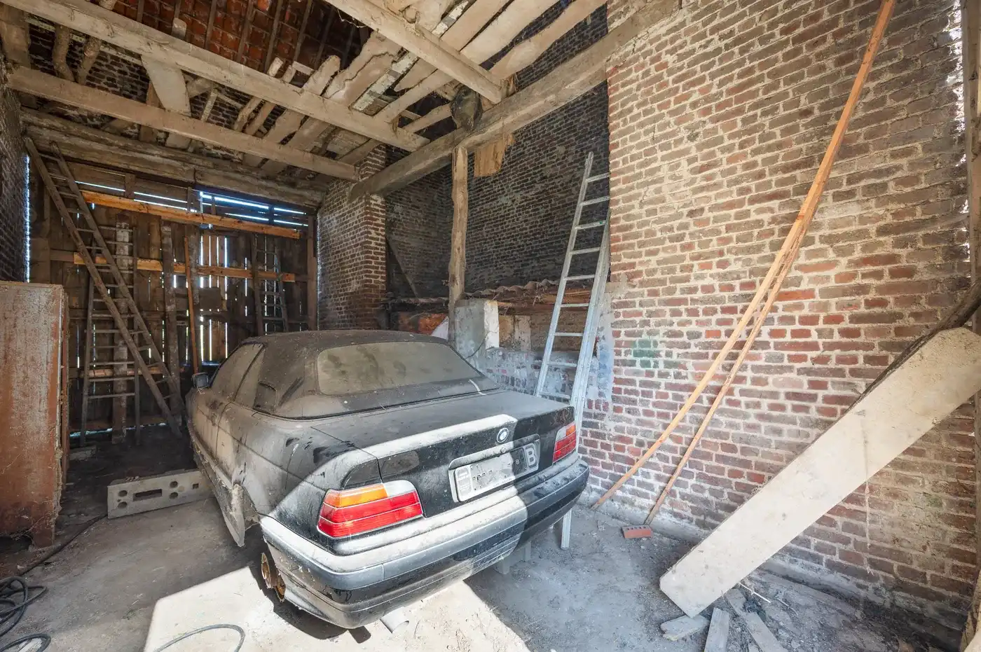 Charmante renovatiewoning met grote tuin en garage op royaal perceel foto 21