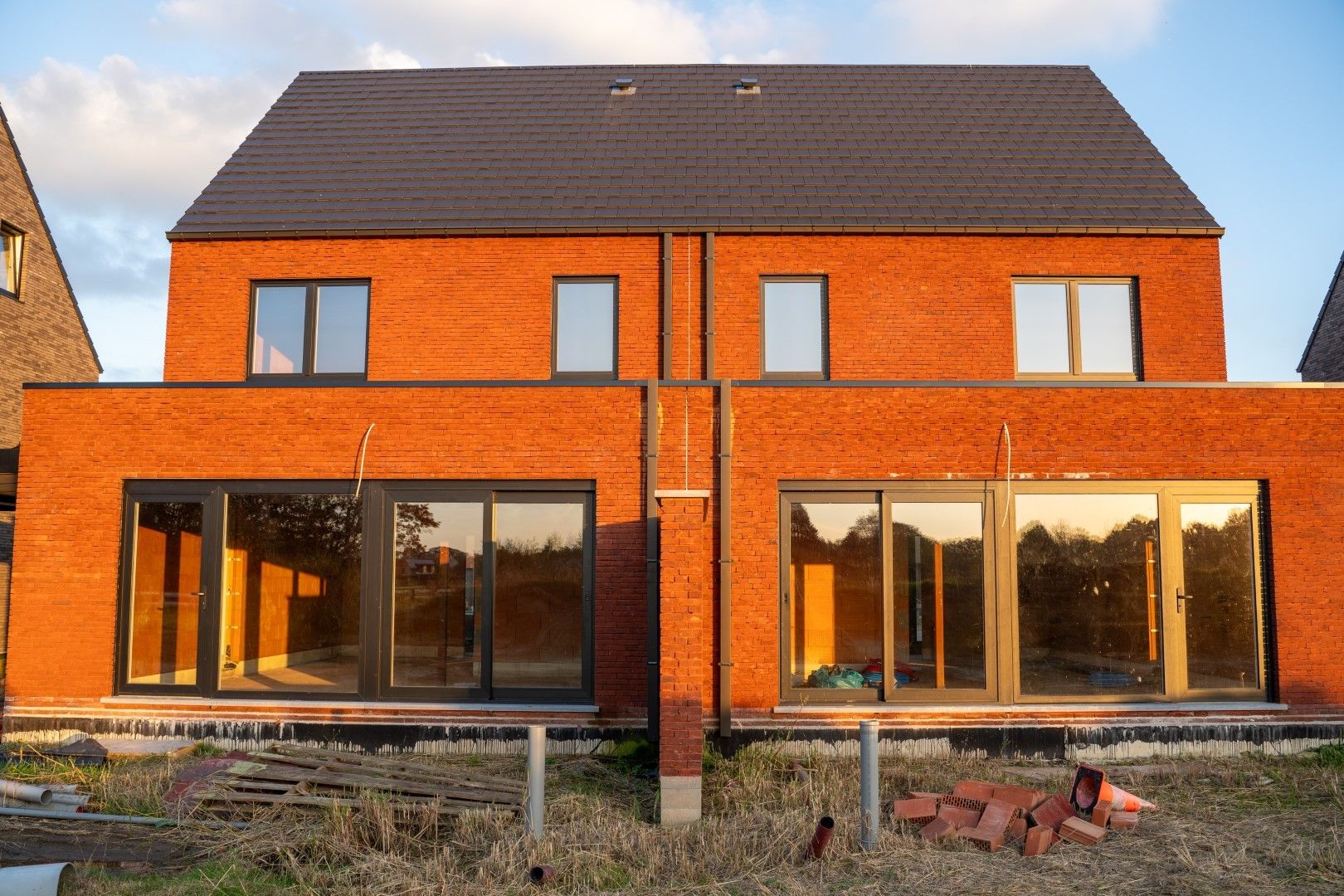 Energiezuinige halfopen bebouwing met prachtig zicht foto 8