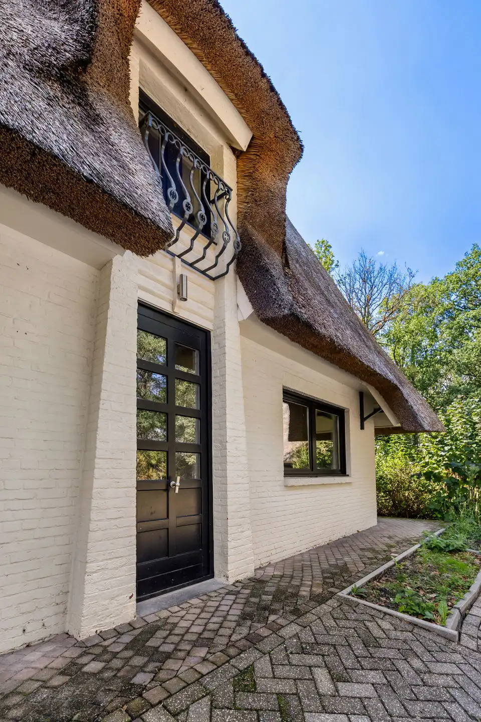 Karaktervolle villa op ca. 1 hectare groen foto 5