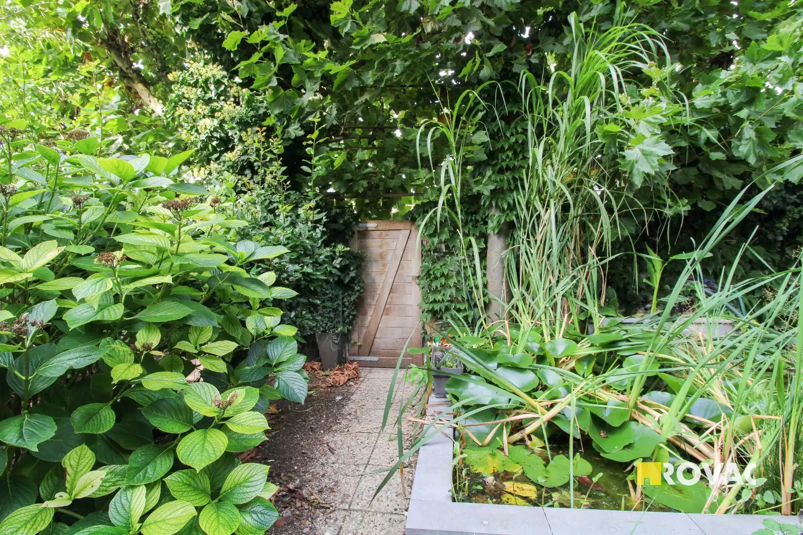 Appartement met terras en stadstuin! foto 8