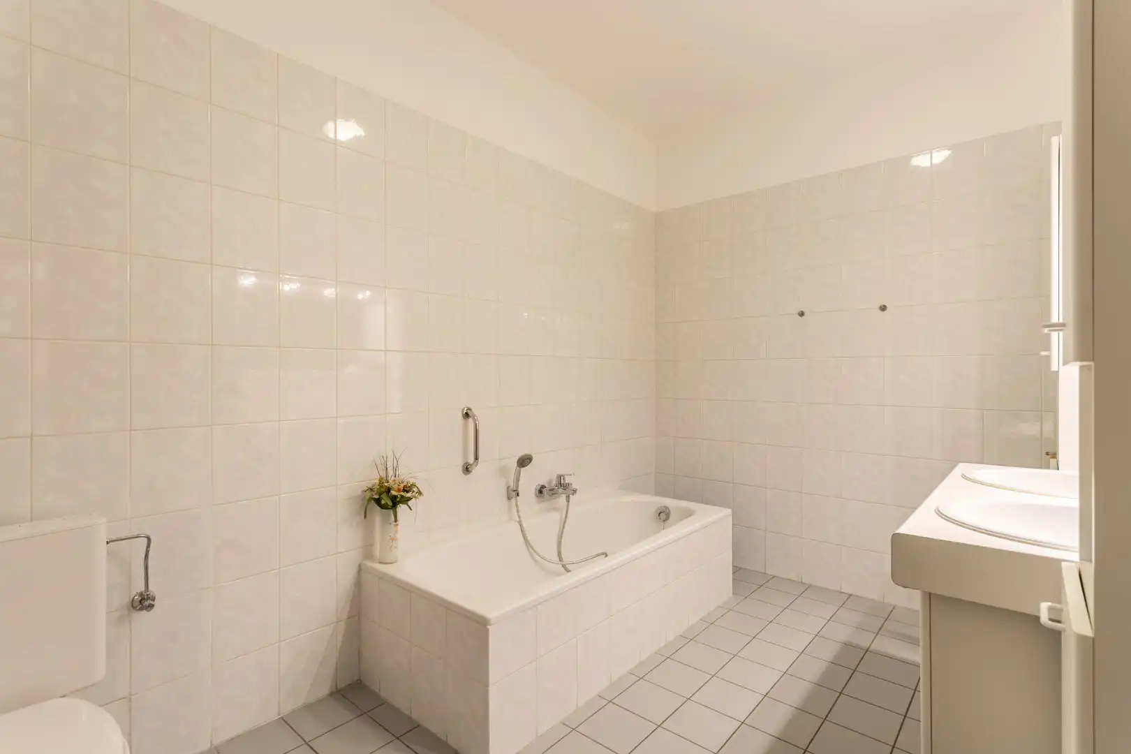 Instapklaar en energiezuinig penthouse  3 slpks., 2 badk., kelder en 2 autostpl. foto 11