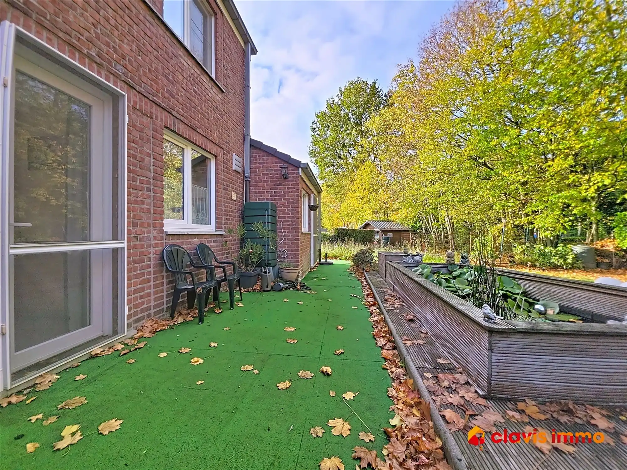 Halfopen-bebouwing in een rustige buurt foto 18