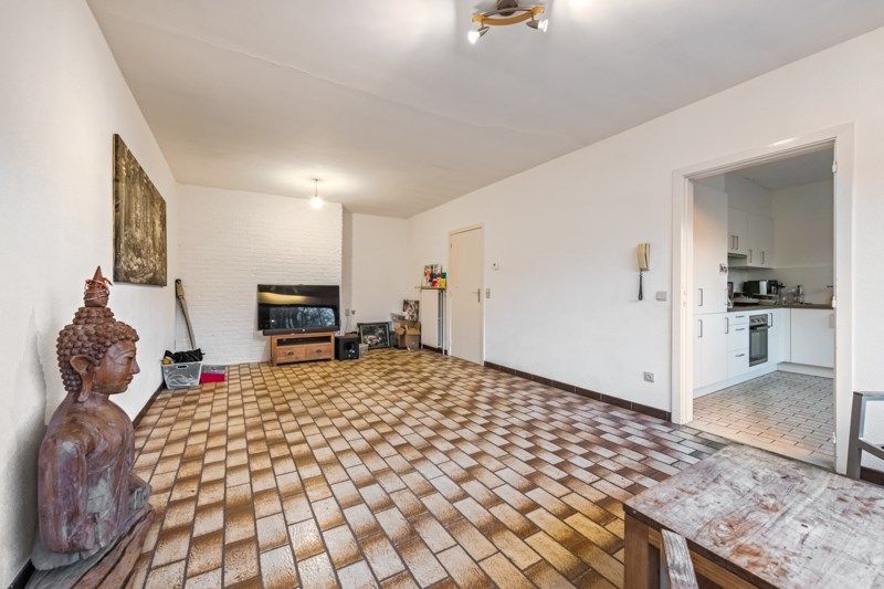 Ruim appartement op uitstekende ligging met 3 slaapkamers foto 2