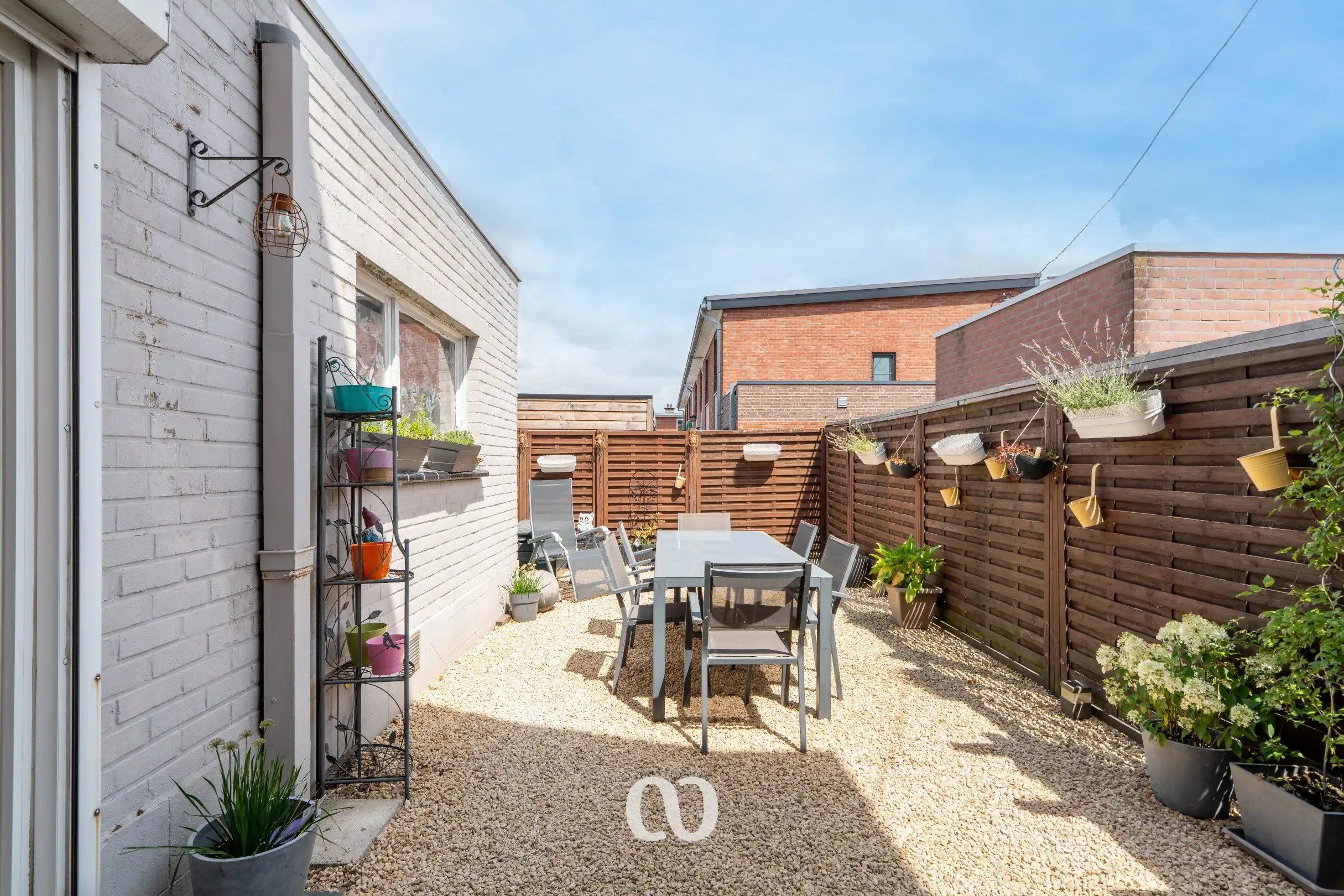 Ruime gerenoveerde woning met 4 slaapkamers in centrum Eine foto 16