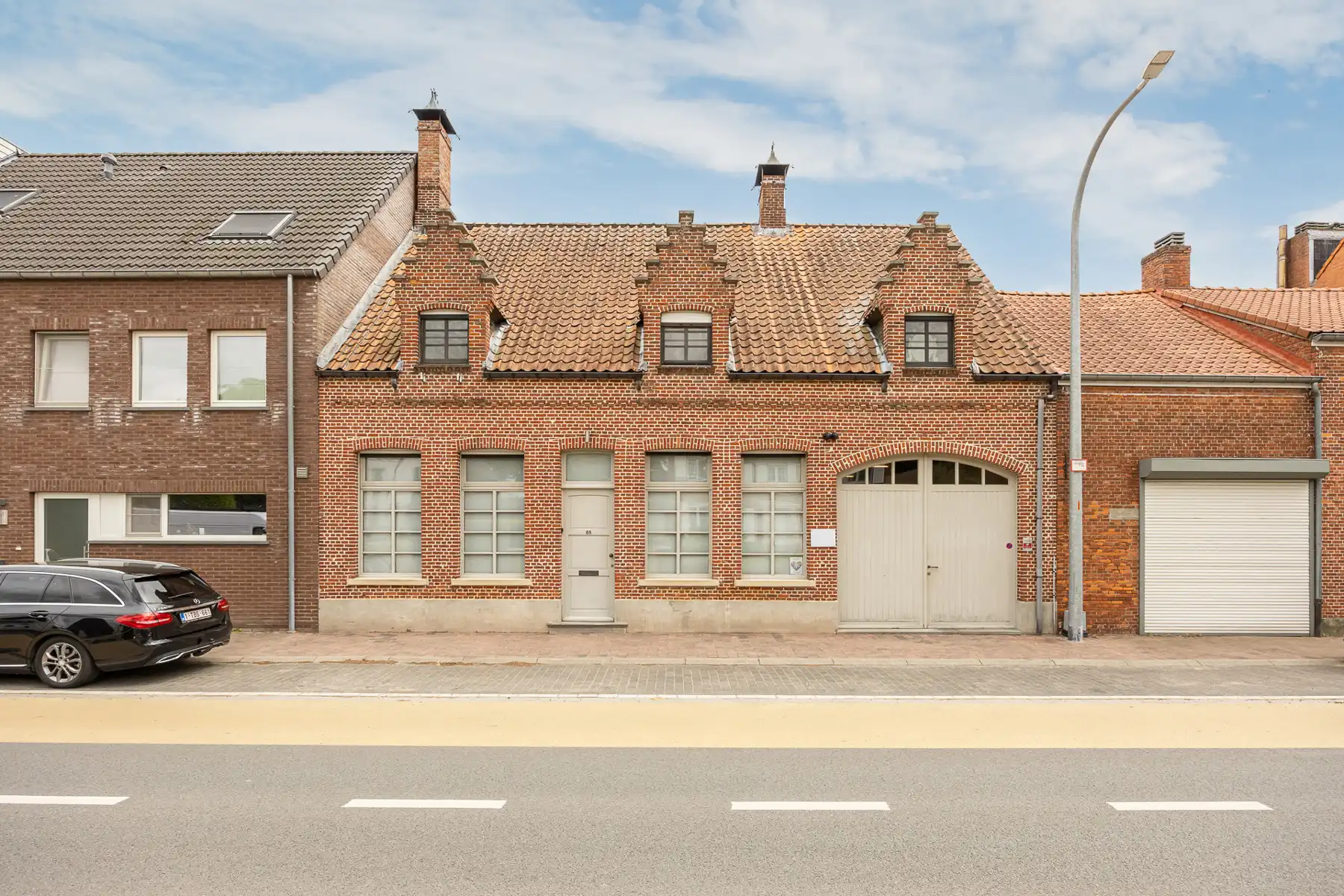 Charmant gerenoveerde woning met 3 à 4 slaapkamers in het centrum van Beerse. foto {{pictureIndex}}