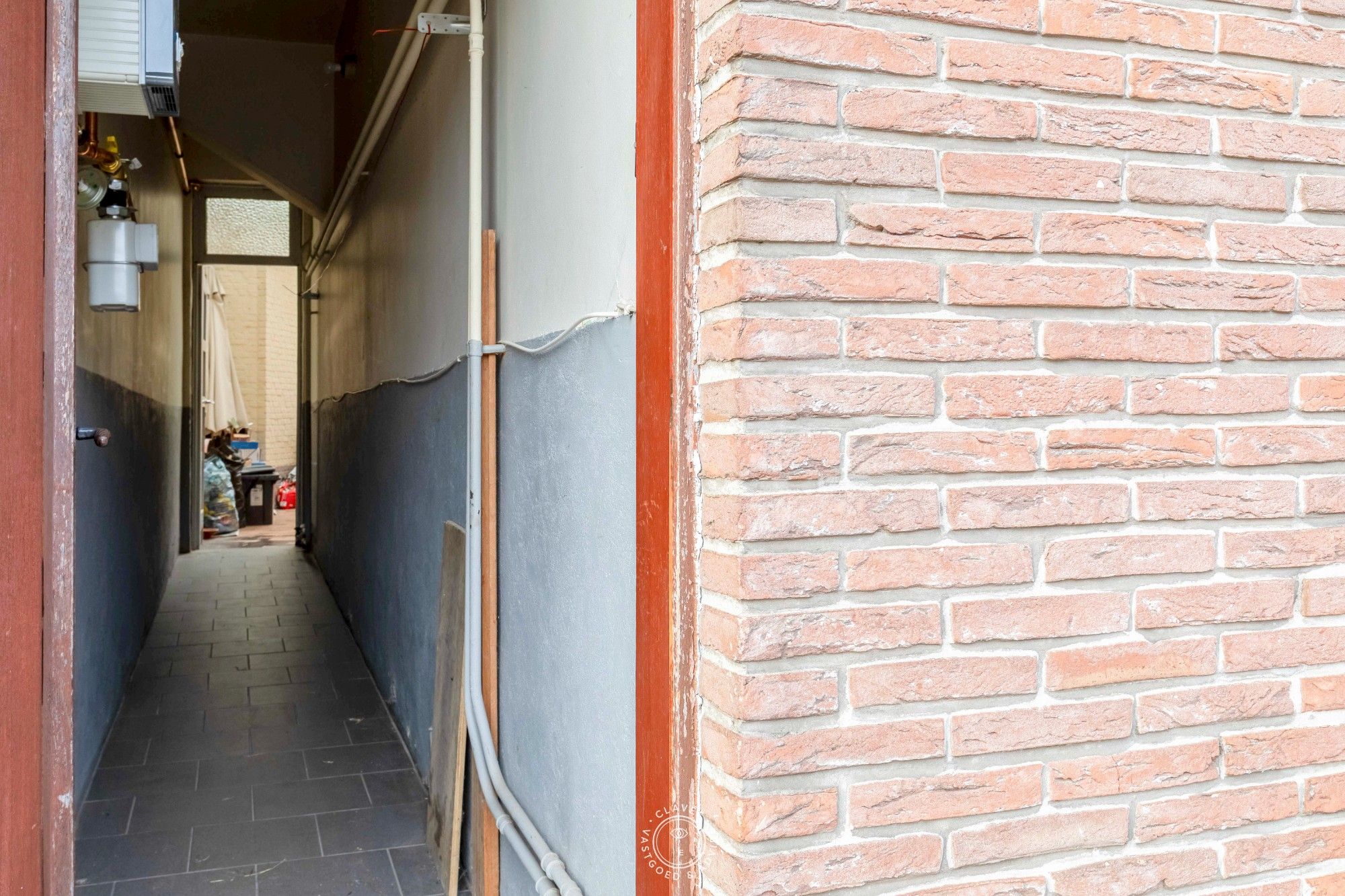 Ruime gezinswoning met fijne tuin en mogelijkheid tot vijf slaapkamers foto 12