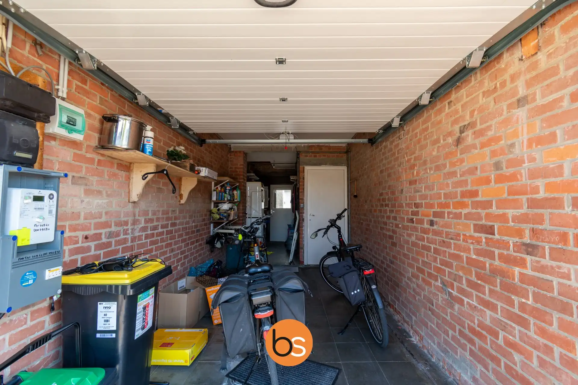 Ruime gezinswoning met 4 slaapkamers en garage in Sint-Eloois-Winkel foto 12