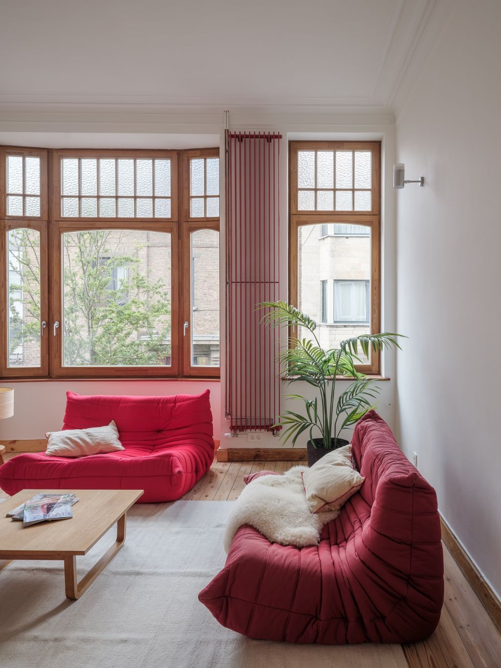 Karaktervolle, gerenoveerde interbellumwoning met 4 slaapkamers en buitenruimte op wandelafstand van station Gent-Sint-Pieters. foto 2