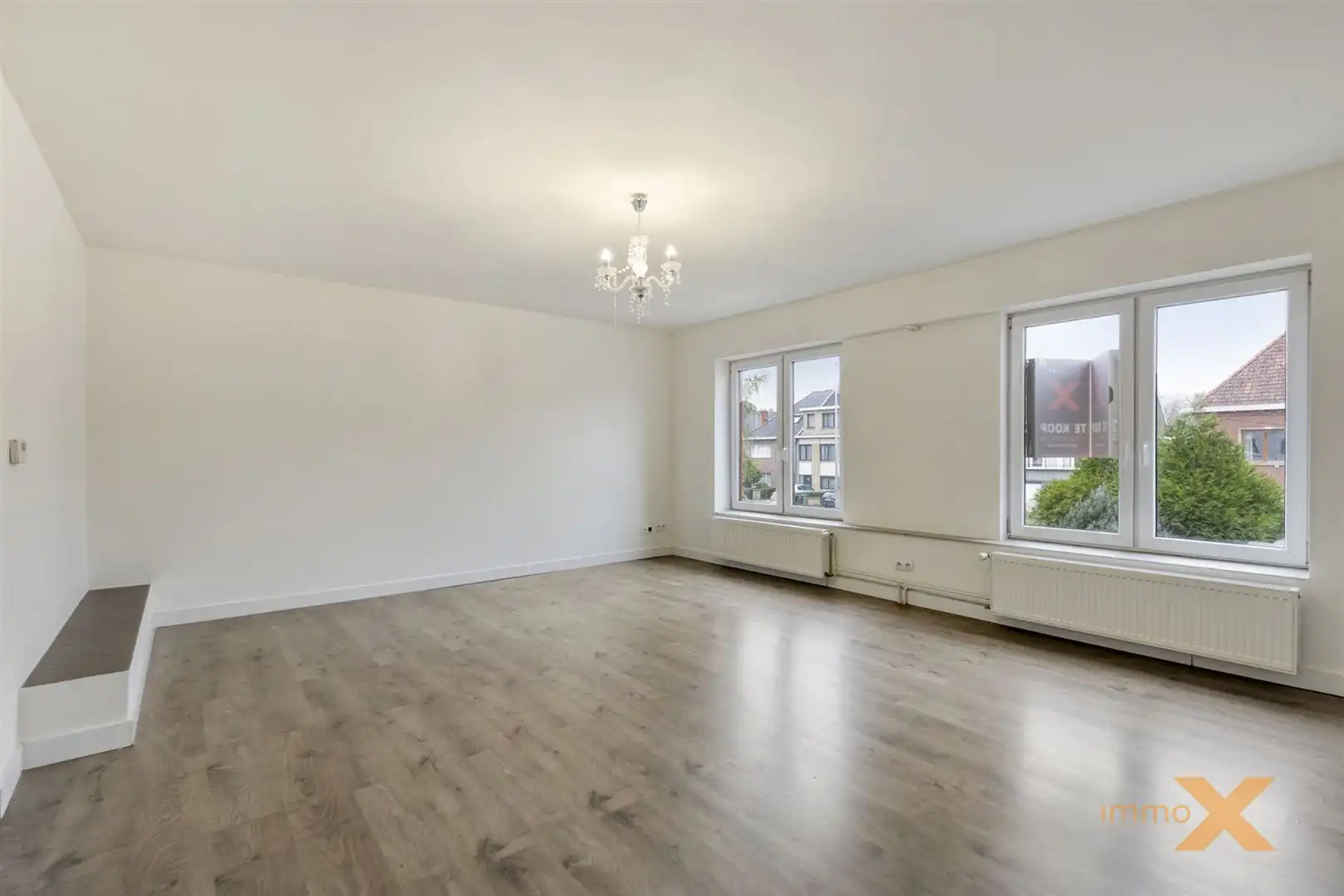 LICHTRIJKE WONING MET OPRIT EN RUIME TUIN foto 18