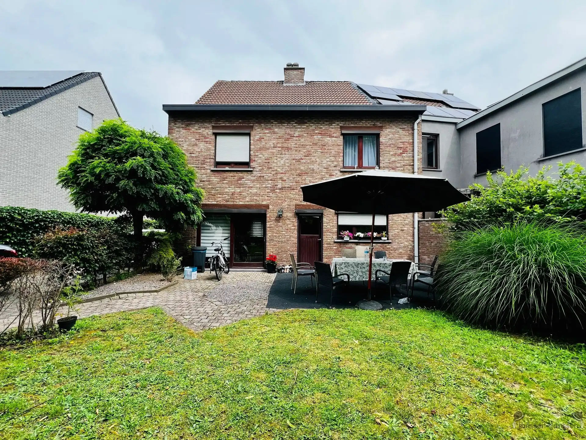 eengezinswoning met ruime tuin  foto 4