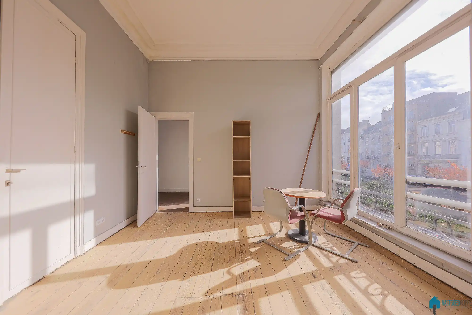 Ruim herenhuis met tuin en garage foto 18