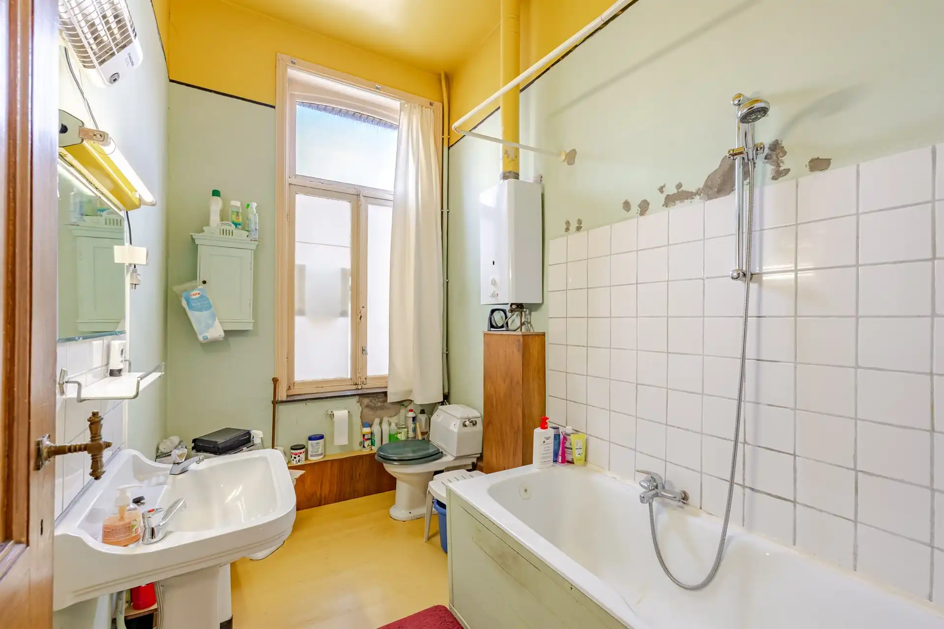 Te renoveren woning met tuin in het centrum van Aalst foto 15