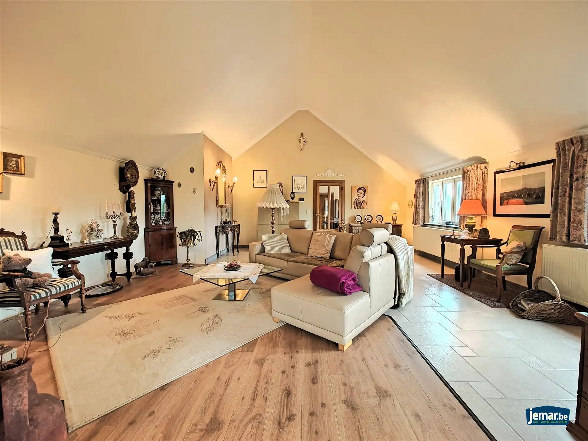 Ruim en karaktervol appartement van 190m² in het charmante Maasdorp Vucht! foto 5