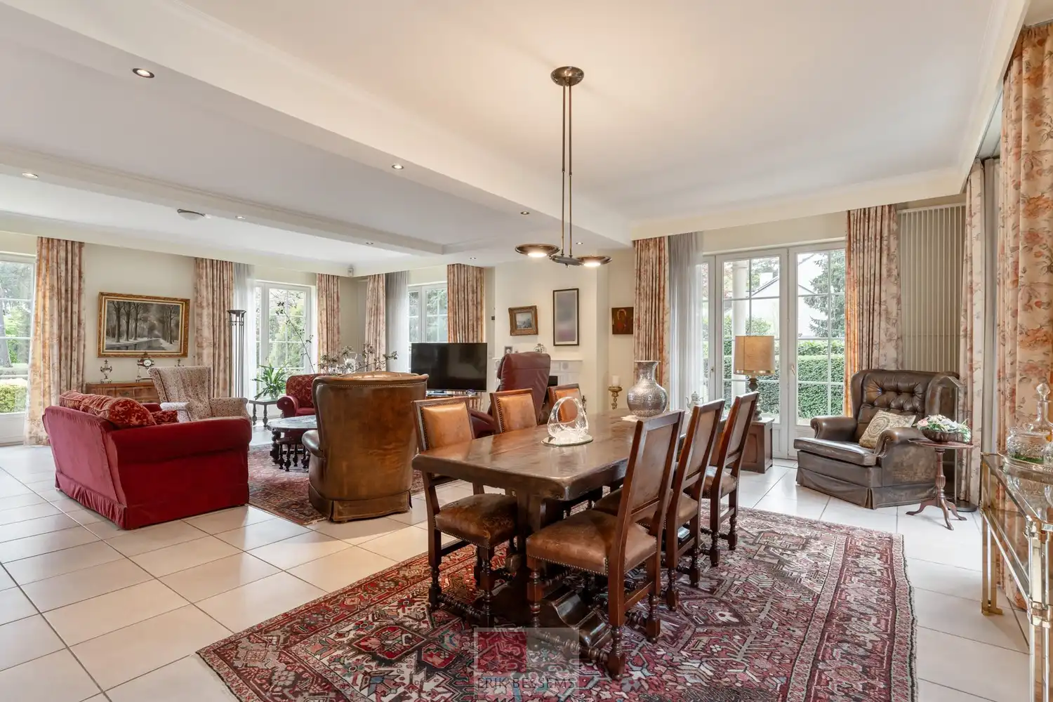 Exclusieve villa met natuurleien dak, gelegen op een unieke toplocatie in het prachtige Maasmechelen, gelegen op een perceel van 3295m². foto 11