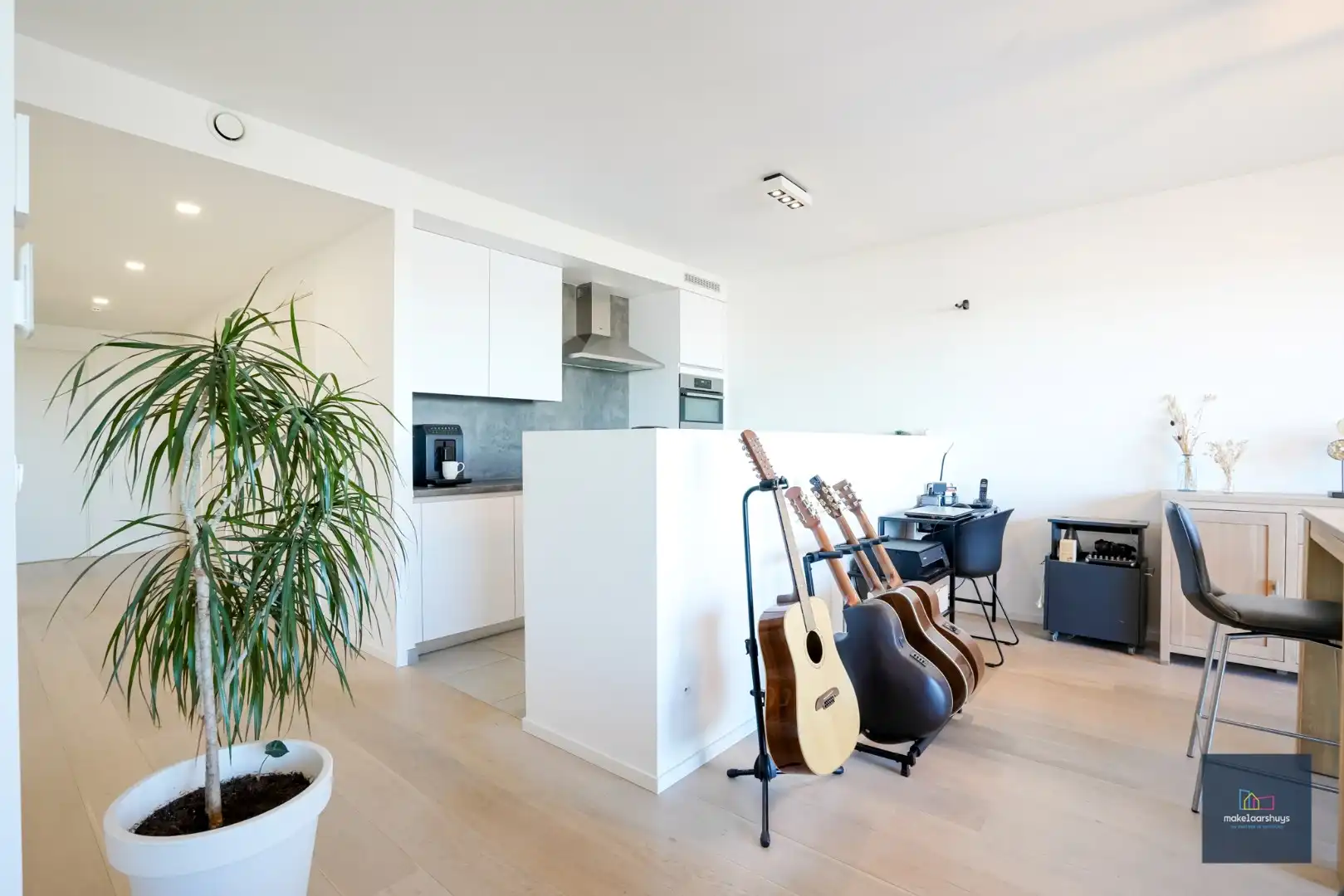 Schitterend 2-slp.app met 2 terrassen, garage en kelder foto 4