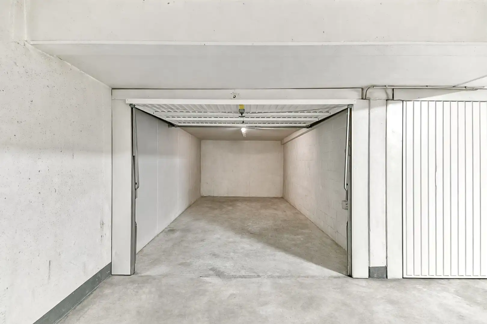 Afgesloten garagebox foto 2