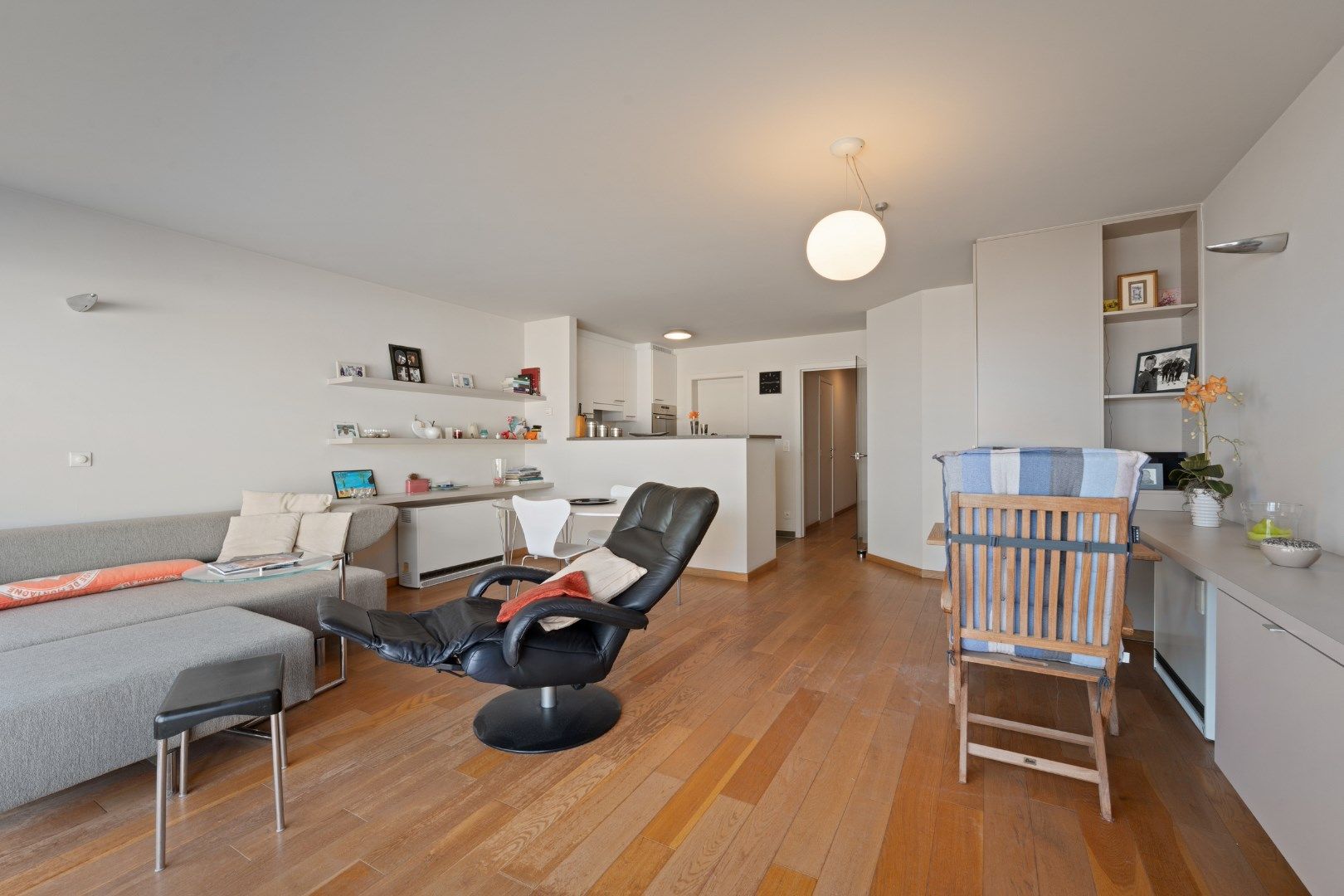 stijlvol gerenoveerd appartement met 2 slaapkamer foto 4
