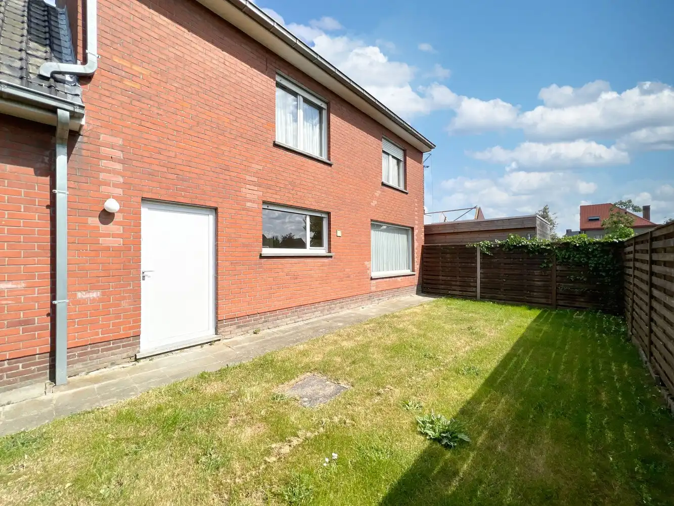 Karaktervolle gezinswoning met zonnige tuin +garage! foto 11